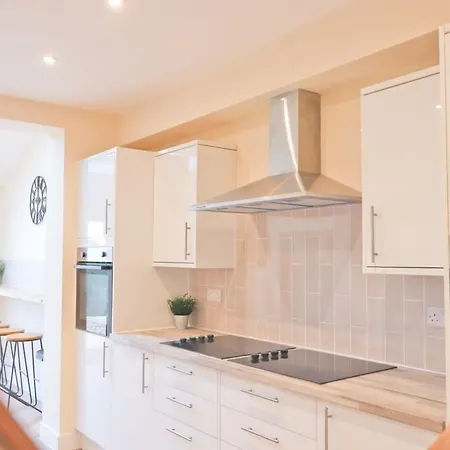 Fishponds 6 Bedroom House Tatil Evi Bristol
